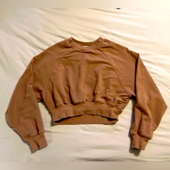 NIA Cropped Sweatshirt - Picture 1 of 3